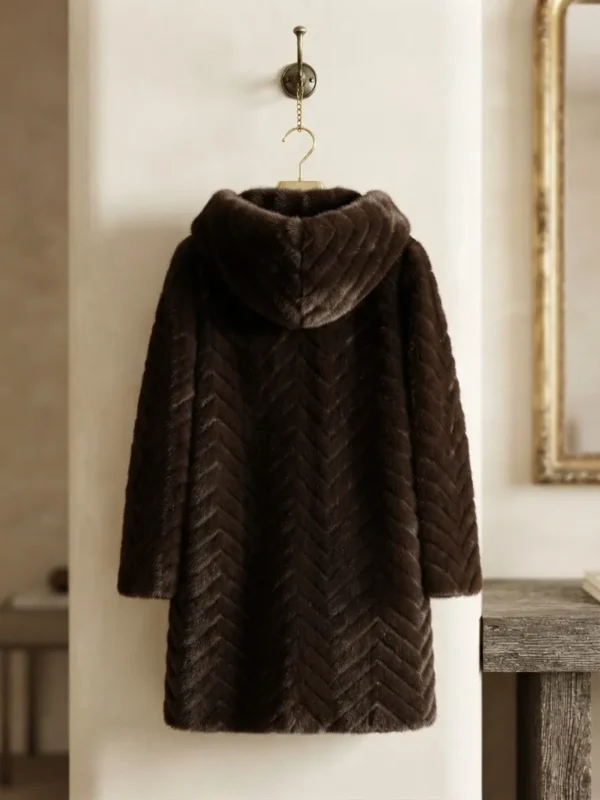Οικολογική Γούνα Brown Chevron Faux Fur Coat με Κουκούλα σε Καφέ Απόχρωση