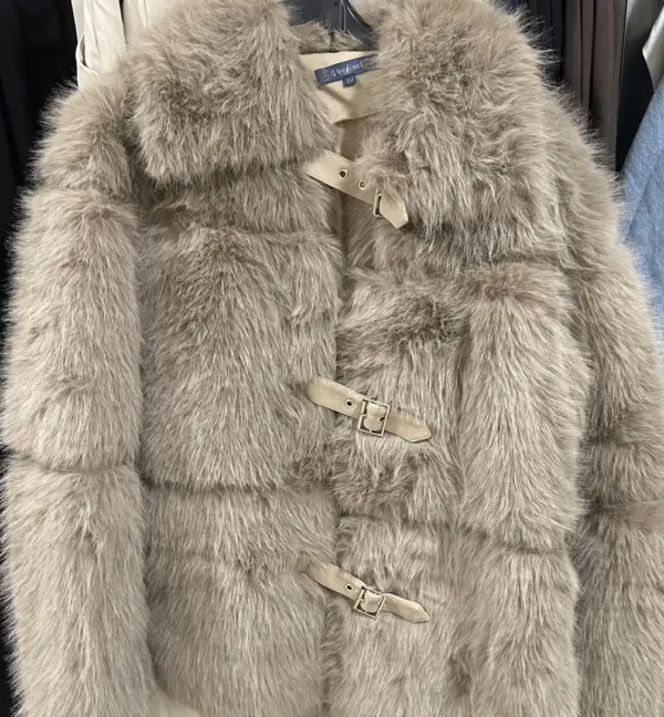 Κοντό Γούνινο Παλτό Luxury Buckled Faux Fur Coat με Δερμάτινα Λουράκια & Αγκράφες