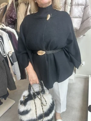 Κάπα με Ζώνη και Μεταλλική Διακοσμητική Λεπτομέρεια