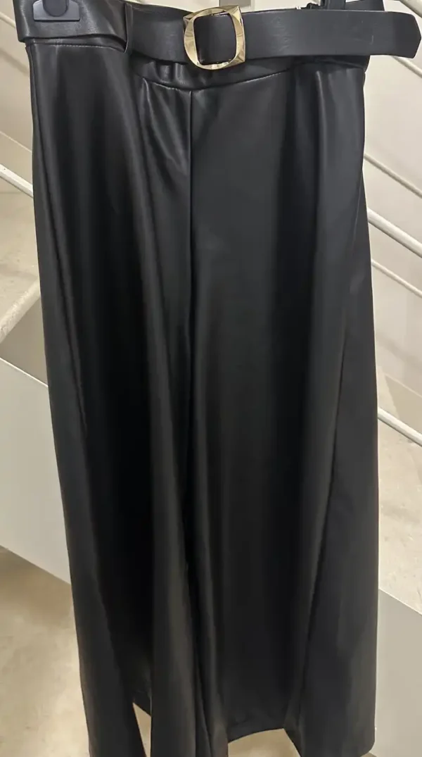 Γυναικεία Μαύρη Δερμάτινη Culotte Παντελόνα με Ζώνη & Χρυσή Τόκα