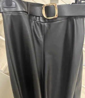 Γυναικεία Μαύρη Δερμάτινη Culotte Παντελόνα με Ζώνη & Χρυσή Τόκα 1
