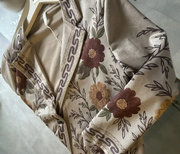 Γυναικείο Εμπριμέ Σακάκι με Floral & Baroque Σχέδια σε Γήινες Αποχρώσεις