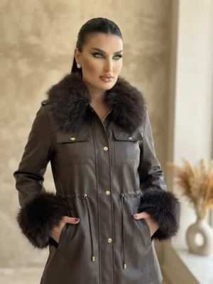 Γυναικείο Faux Δερμάτινο Μπουφάν Parka με Αποσπώμενη Γούνινη Επένδυση σε Σκούρο Καφέ